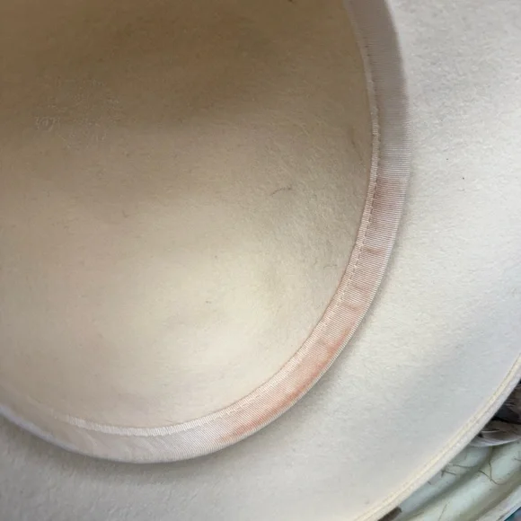 Vintage Jack McConnell Feather Hat, Cream Felt Wide Brim, Real Feathers, Rare - Picture 8 of 12